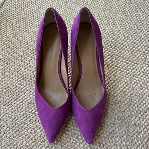 Banana Republic Magenta Suede Pumps